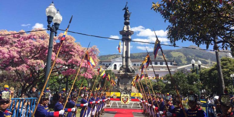 Feriados De Cuenca Ecuador Festival Guia Planetandes 5995