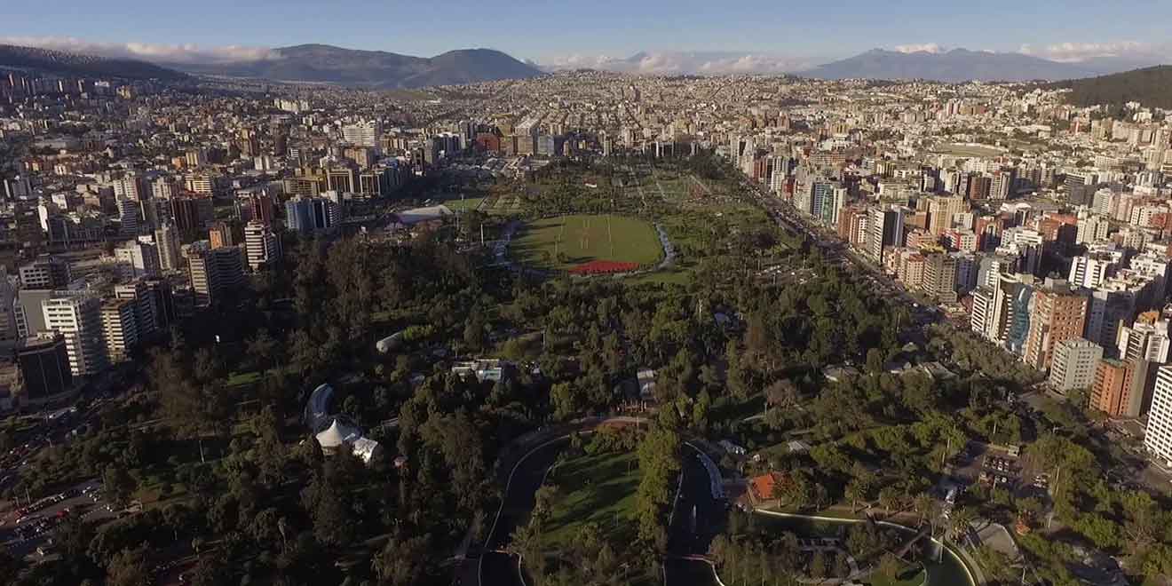 La Carolina Park, Quito, Ecuador. Tourist Attractions. Nature - PlanetAndes